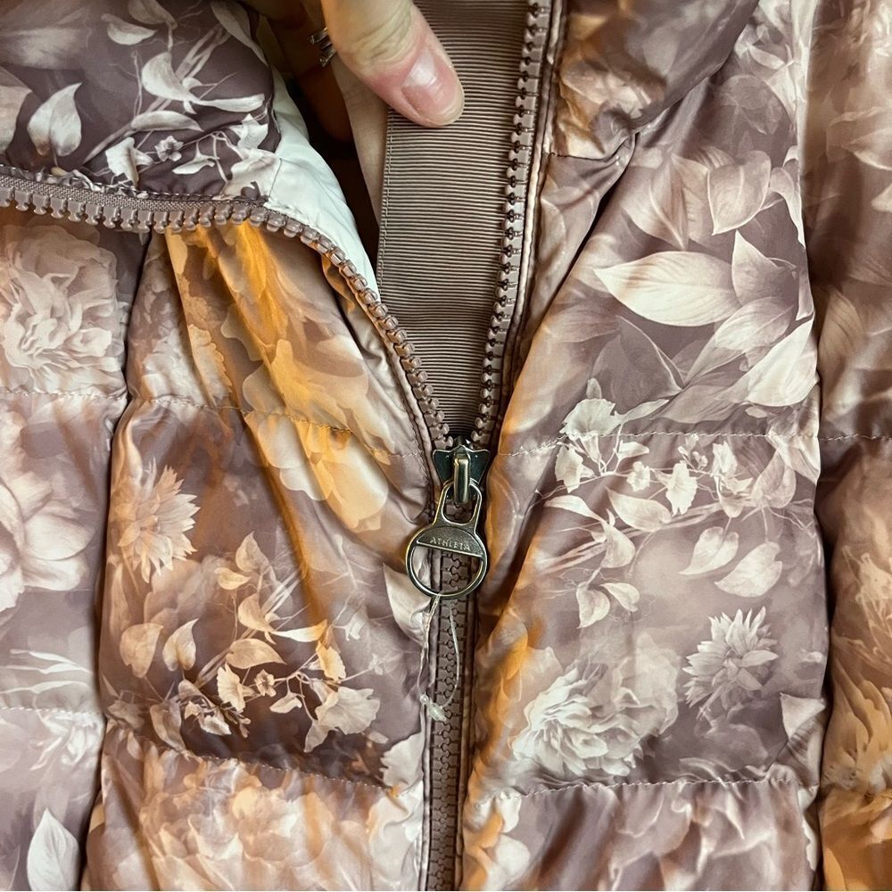 Athleta Downtown Printed Jacket
Antoinette Velvety Pink - Picture 10 of 10